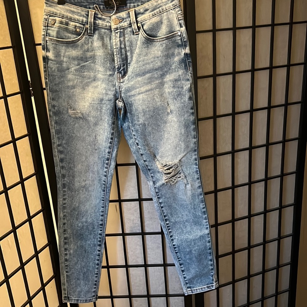 Mid rise jeans wore once